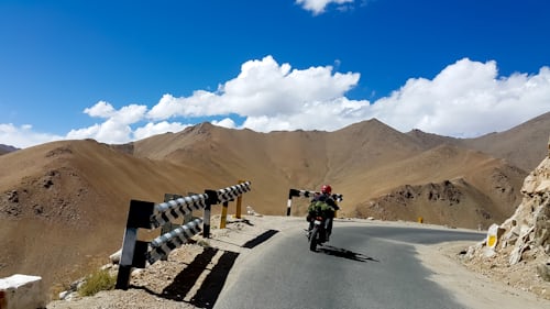 photo-1630693145761-2d357b684fda photo-1630693145761-2d357b684fda